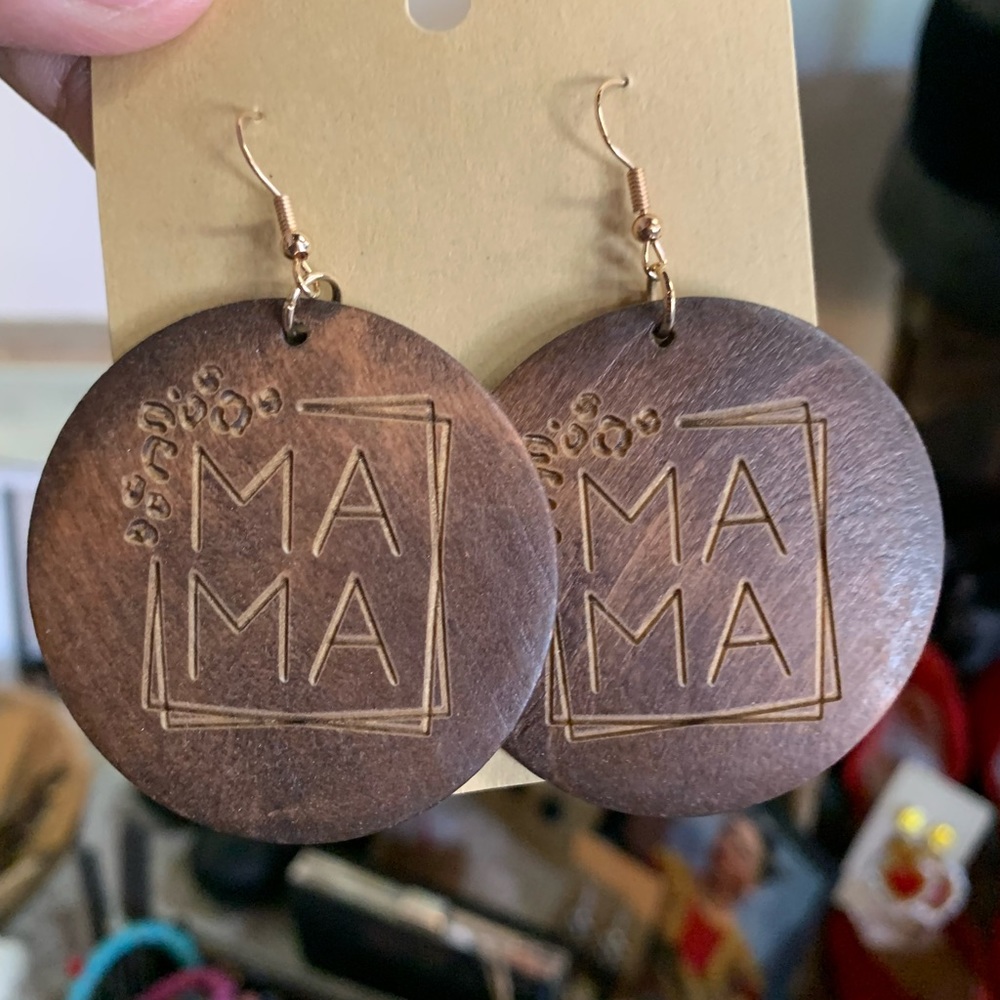 New Boutique wooden Mama earrings - Picture 3 of 3